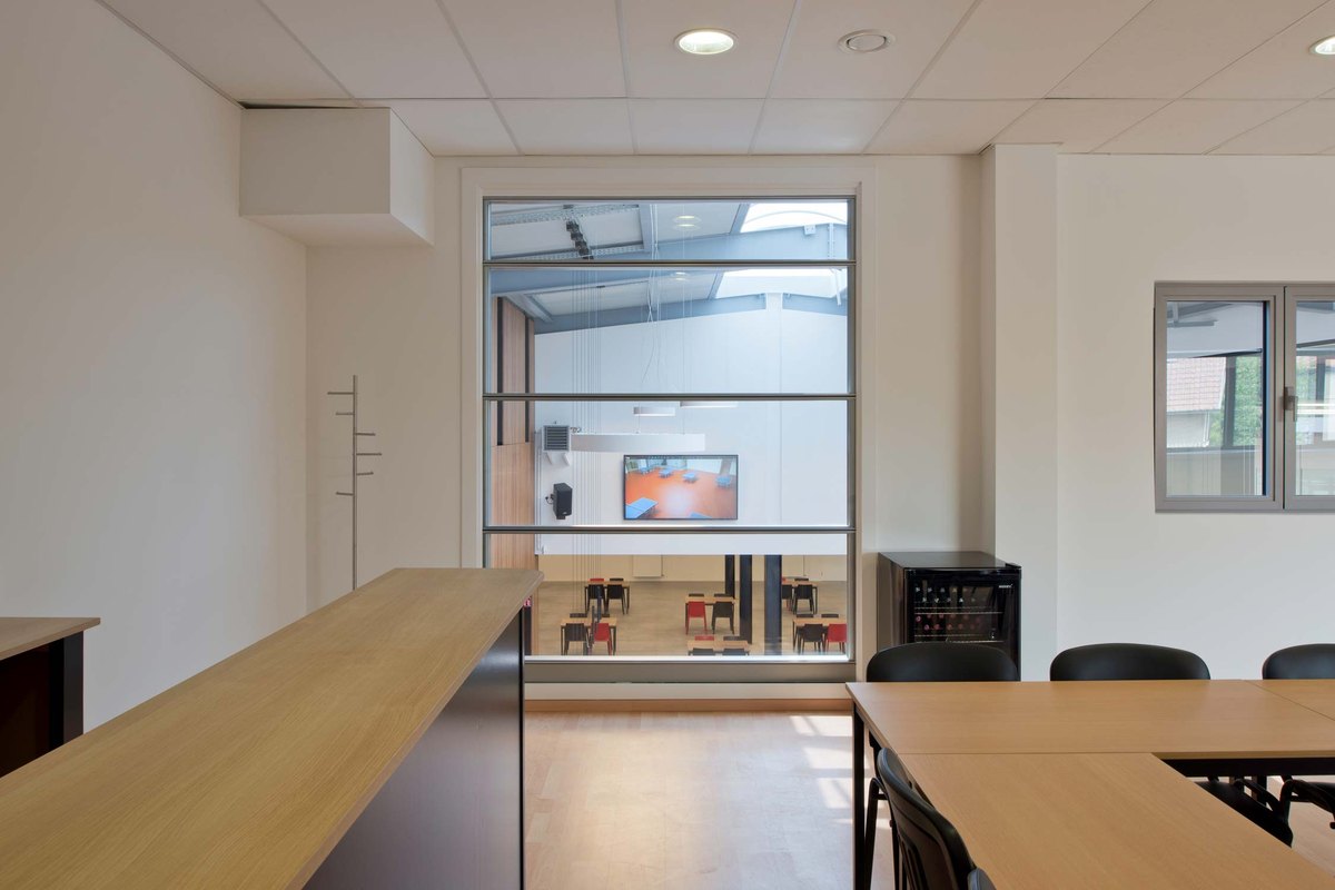 De vergaderzaal van QLT